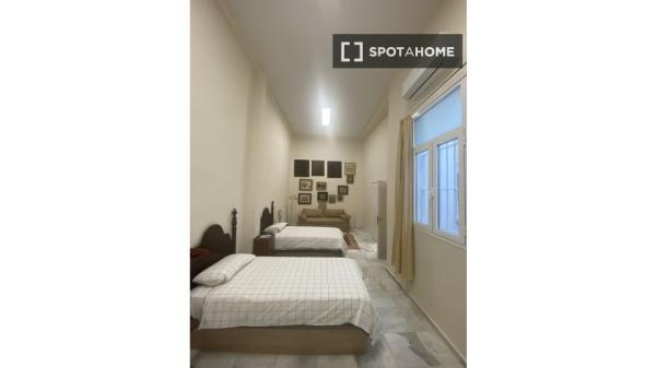 Apartamento de 2 dormitorios en alquiler en Casco Antiguo, Sevilla