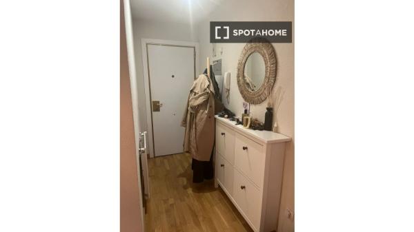 Apartamento de 2 dormitorios en alquiler en Fuencarral, Madrid