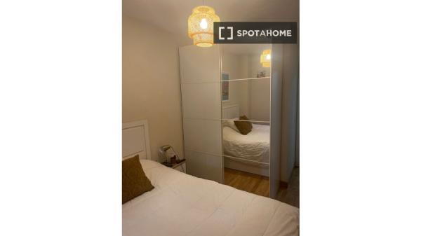 Apartamento de 2 dormitorios en alquiler en Fuencarral, Madrid