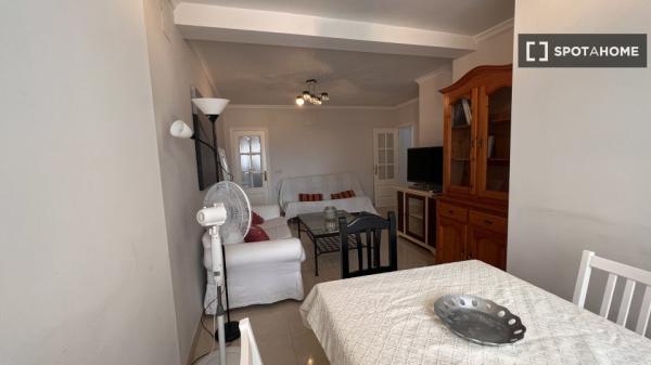 Apartamento de 3 dormitorios en alquiler en Nervión, Sevilla