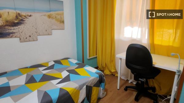 Quarto em apartamento compartilhado em Alcalá de Henares