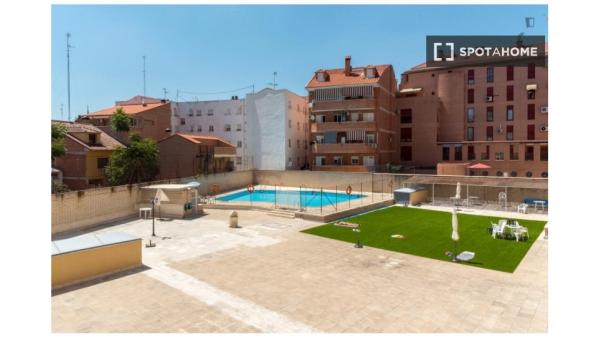 Habitación en piso compartido en Alcalá de Henares.