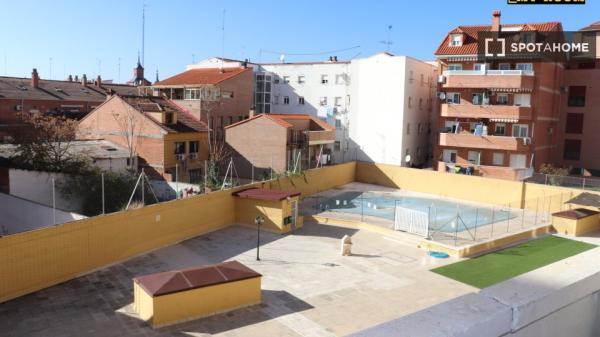 Habitación en piso compartido en Alcalá de Henares.