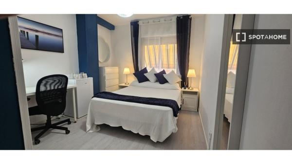 Room in shared apartment in Alcalá de Henares