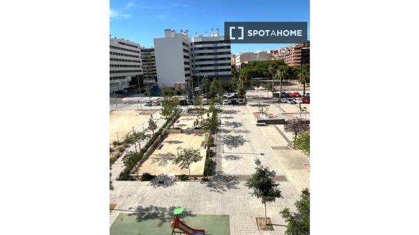 Apartamento de 1 dormitorio en alquiler en Benalua, Alicante