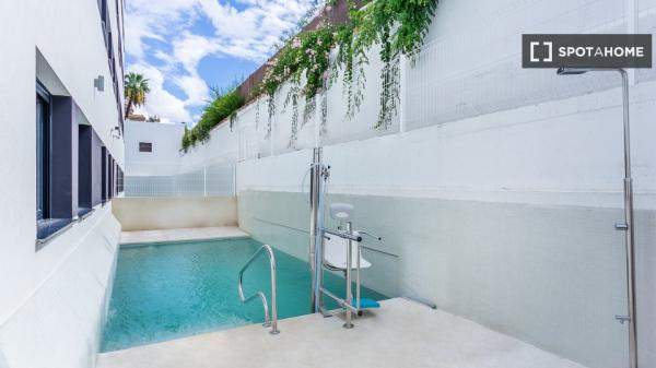 Zimmer zu vermieten in einer Residenz in Sevilla, Sevilla