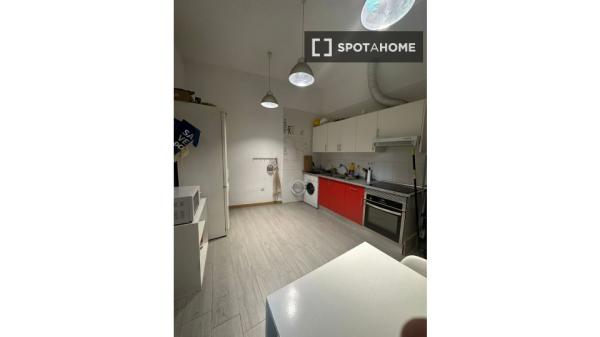 Apartamento de 3 dormitorios en alquiler en Lavapiés, Madrid