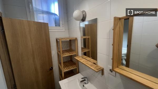 Apartamento de 3 dormitorios en alquiler en Lavapiés, Madrid