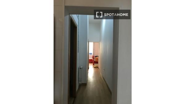 Apartamento de 3 dormitorios en alquiler en Lavapiés, Madrid