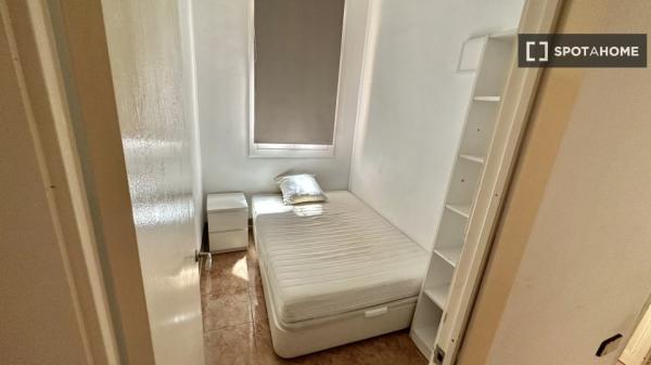 Apartamento entero de 3 habitaciones en Barcelona.