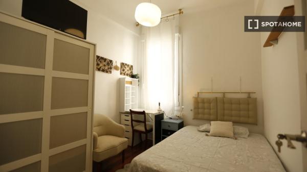 Zimmer zu vermieten in 5-Zimmer-Wohnung in Abando, Bilbao