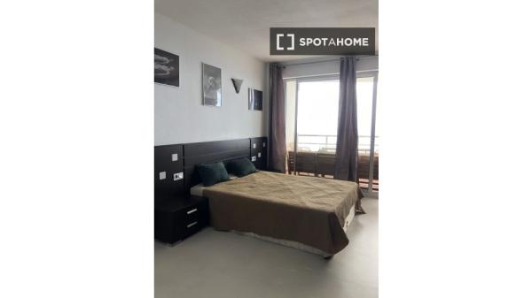 Apartamento de 2 dormitorios en alquiler en Santa Cruz De Tenerife