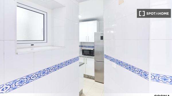 Alquiler de habitaciones en piso de 3 dormitorios en Sevilla