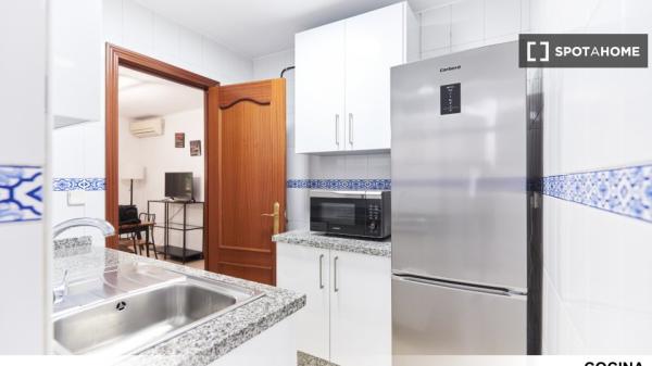 Alquiler de habitaciones en piso de 3 dormitorios en Sevilla