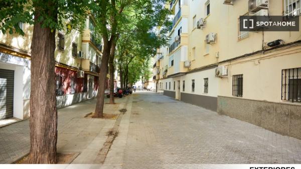 Alquiler de habitaciones en piso de 3 dormitorios en Sevilla