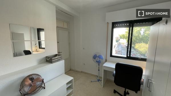 Habitación en piso compartido en Sevilla