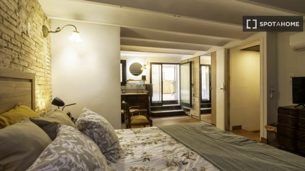 Apartamento entero de 2 dormitorios en Barcelona.