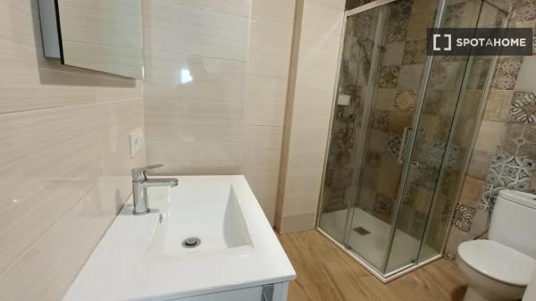 Apartamento de 2 habitaciones en alquiler en Sevilla, Sevilla