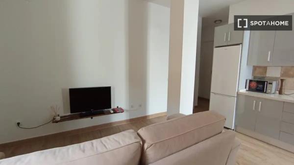 Apartamento de 2 habitaciones en alquiler en Sevilla, Sevilla