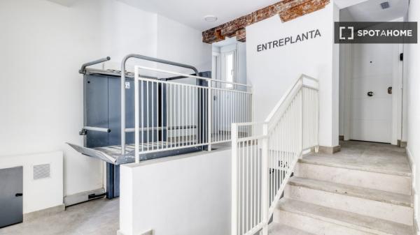 Apartamento de 2 dormitorios en alquiler en Chueca, Madrid