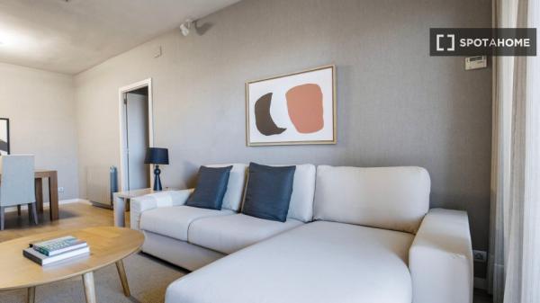 Apartamento de 3 habitaciones en alquiler en Les Corts, Londres