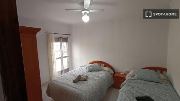 Apartamento entero de 3 dormitorios en Sevilla