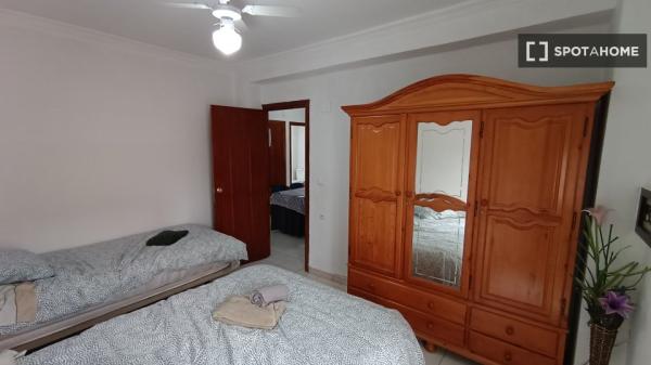 Apartamento entero de 3 dormitorios en Sevilla