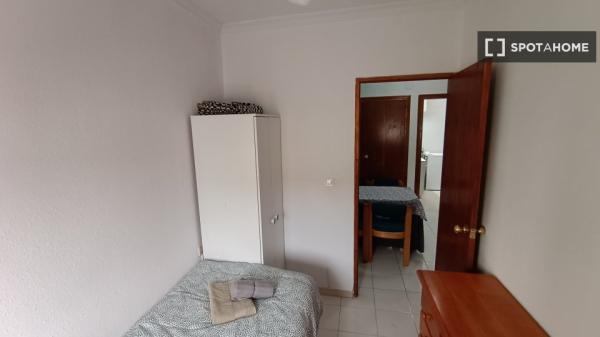 Apartamento entero de 3 dormitorios en Sevilla