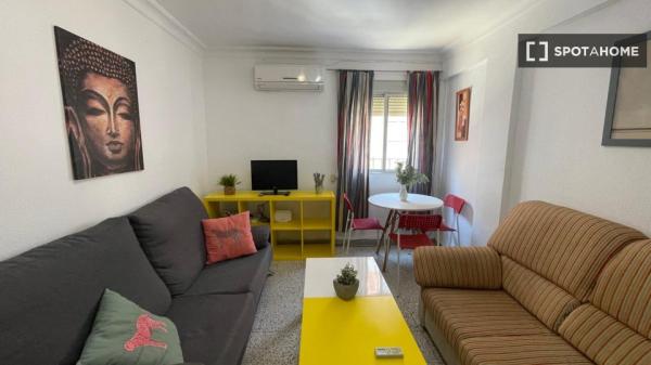 Room in shared apartment in Sevilla