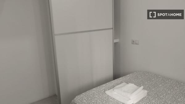 Quarto para alugar em apartamento de 4 quartos em Son Canals, Palma