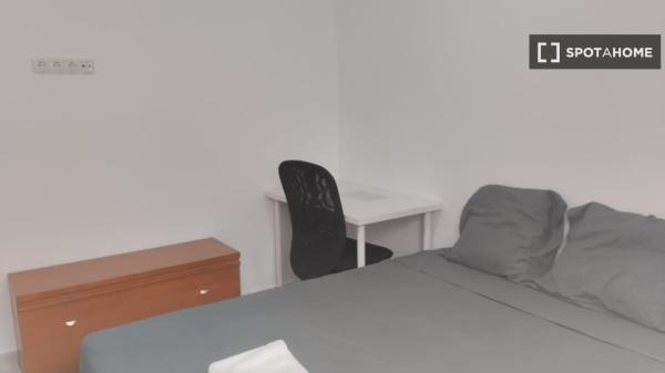 Quarto para alugar em apartamento de 4 quartos em Son Canals, Palma