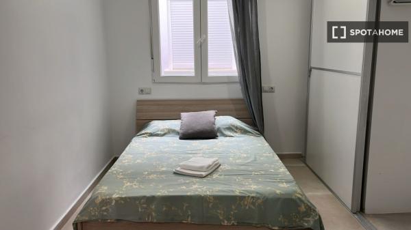 Room for rent in 4-bedroom apartment in Son Canals, Palma