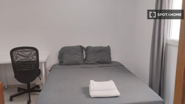 Quarto para alugar em apartamento de 4 quartos em Son Canals, Palma