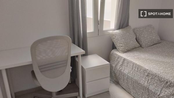 Quarto para alugar em apartamento de 4 quartos em Son Canals, Palma