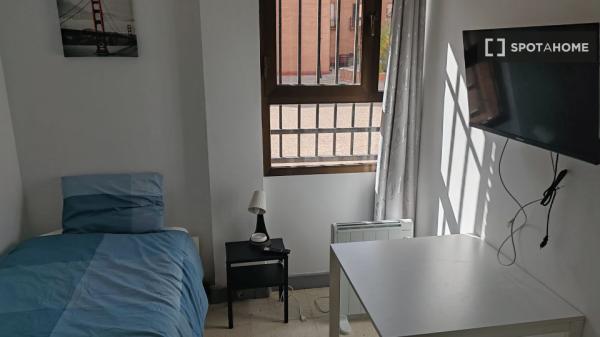 Quarto em apartamento compartilhado em Alcalá de Henares