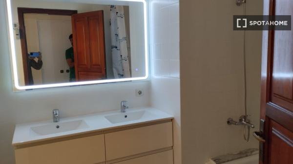 Quarto em apartamento compartilhado em Palma