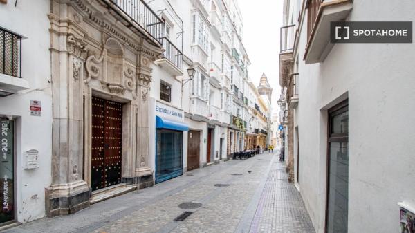 Piso en alquiler de 2 habitaciones en Santa María, Cádiz