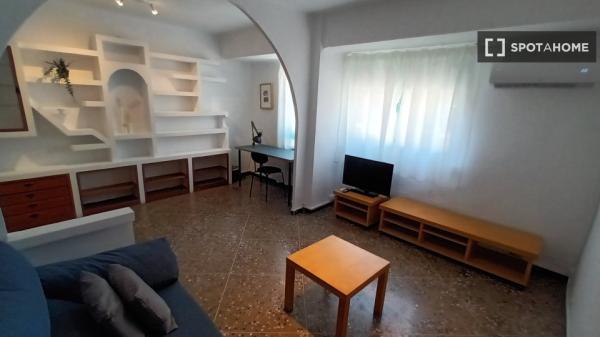 Piso de 1 dormitorio en alquiler en Campanar, Valencia