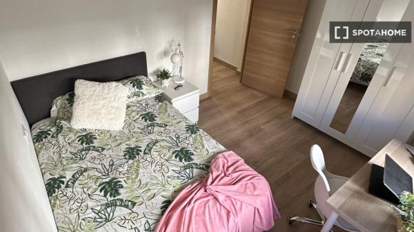 Quarto em apartamento compartilhado em Sevilla