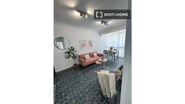 Apartamento de 3 dormitorios en alquiler en Macarena, Sevilla