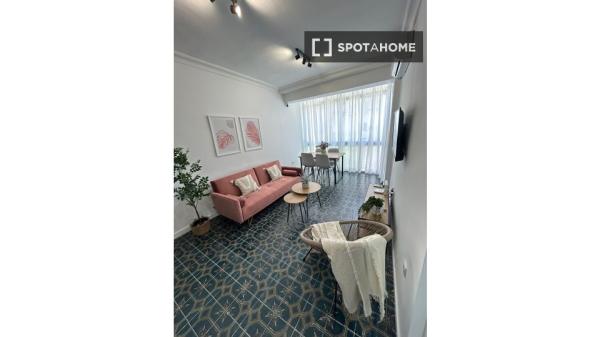 Apartamento de 3 dormitorios en alquiler en Macarena, Sevilla