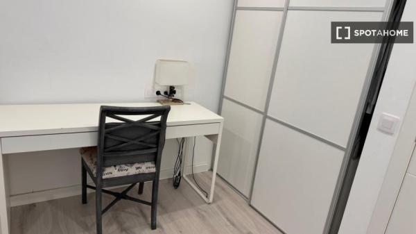 Quarto em apartamento compartilhado em Palma