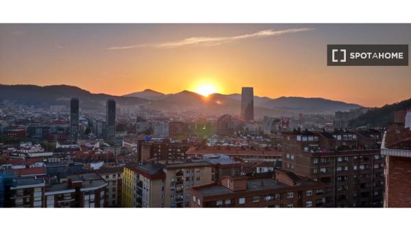 Quarto para alugar em apartamento de 2 quartos em Matiko, Bilbao