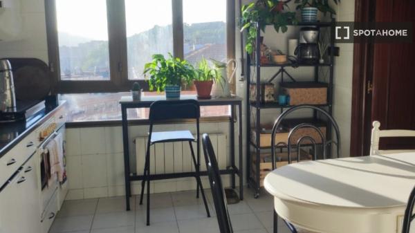 Quarto para alugar em apartamento de 2 quartos em Matiko, Bilbao