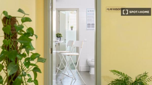 Zimmer zu vermieten in einer Residenz in Montequinto, Sevilla