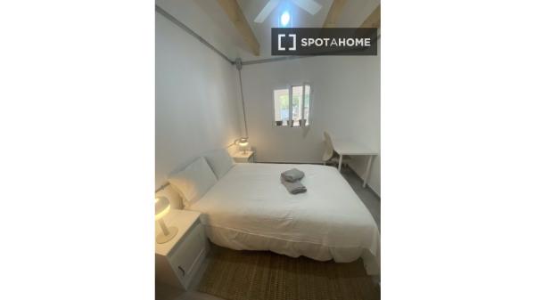 Quarto em apartamento compartilhado em Palma