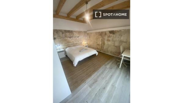 Quarto em apartamento compartilhado em Palma