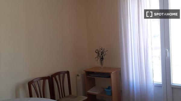 Room for rent in 4-bedroom apartment in Santander