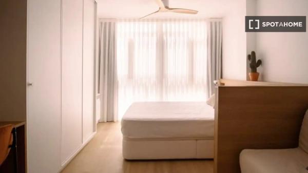 Apartamento de 1 dormitorio en alquiler en Valencia