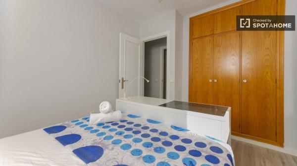 Apartamento de 2 dormitorios en alquiler en Valencia